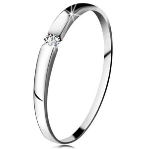 Diamantový prsten z bílého 14K zlata - briliant čiré barvy, jemně vypouklá ramena - Velikost: 48