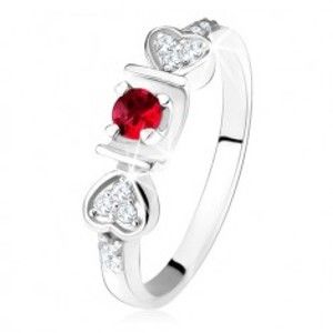 Lesklý prsten - stříbro 925, červený kulatý zirkon ve žlábku, srdíčka, čiré kamínky SP34.14