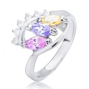 Lesklý prsten stříbrné barvy - elipsa s barevnými zirkony L12.01