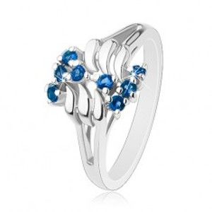 Lesklý prsten, stříbrný odstín, vlnky, kulaté blýskavé zirkony, cik-cak vzor R38.3