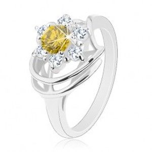 Lesklý prsten ve stříbrném odstínu, kulatý žlutozelený zirkon, čiré zirkony G01.15