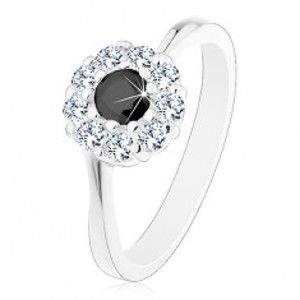Lesklý prsten ve stříbrném odstínu, zirkonový kvítek s černým středem R42.16