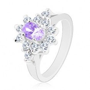 Blýskavý prsten ve stříbrné barvě, broušený světle fialový ovál, čiré zirkonky G02.23
