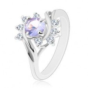Blýskavý prsten ve stříbrném odstínu, světle fialový kulatý zirkon, obloučky G05.08