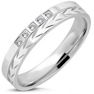 Prsten stříbrné barvy z oceli 316L - šípkový pás, pět zirkonů, 4 mm J05.12