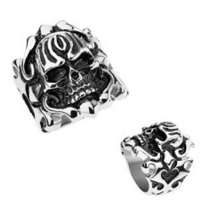 Ocelový patinovaný prsten, vypouklá lebka, ornamenty na ramenech Z30.10