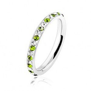 Ocelový prsten stříbrné barvy, čiré a světle zelené zirkonky HH17.15
