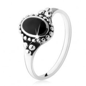 Patinovaný prsten ze stříbra 925, černý onyxový ovál, kuličky, vysoký lesk HH5.14