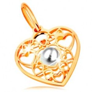 Přívěsek ve žlutém zlatě 585 - srdce zdobené obrysy srdíček a bílou perlou uprostřed GG167.08