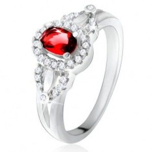 Prsten s červeným oválným kamenem, drobné čiré zirkonky, stříbro 925 SP29.14