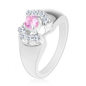 Prsten se zaoblenými rameny, kulatý zirkon v růžové barvě, čiré obloučky G13.31