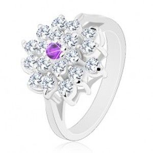 Prsten stříbrné barvy, velký čirý květ s fialovým zirkonem uprostřed R30.5