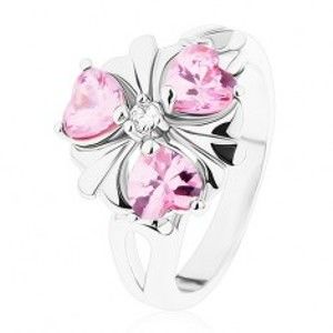 Prsten stříbrné barvy, blýskavý kvítek s růžovými srdíčkovitými zirkony R28.19