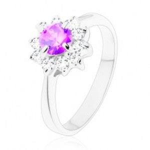 Prsten ve stříbrné barvě, úzká ramena, kvítek ve fialovém a čirém odstínu V10.17
