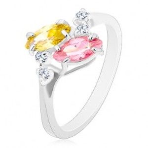 Prsten ve stříbrném odstínu, růžová a žlutá zirkonová zrnka, čiré zirkonky R48.2