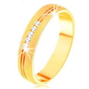 Prsten ve žlutém 14K zlatě se saténovým povrchem, dvojitý zářez, čiré zirkony - Velikost: 60