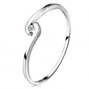 Prsten z bílého zlata 14K - kulatý čirý diamant mezi zahnutými rameny BT160.26/160.73/78