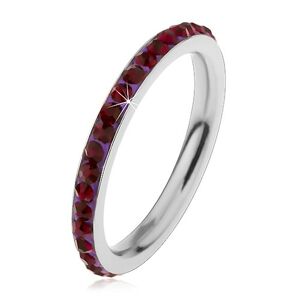 Prsten z oceli 316L ve stříbrném odstínu, zirkony tmavě fialové barvy - Velikost: 52