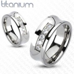 Prsten z titanu ve stříbrné barvě, vyhloubený střed s linií čirých zirkonů, 6 mm M04.01
