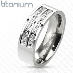 Prsten z titanu ve stříbrném odstínu s liniemi čirých zirkonů, 8 mm - Velikost: 65