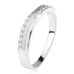 Prsten ze stříbra 925, šikmý pás mezi zirkonovými liniemi - Velikost: 55
