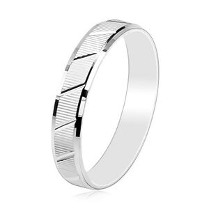 Prsten ze stříbra 925, vroubkovaný povrch, lesklé šikmé zářezy, 4 mm - Velikost: 51