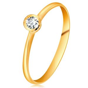 Prsten ze žlutého 14K zlata - blýskavý čirý briliant v lesklé objímce, zúžená ramena - Velikost: 58