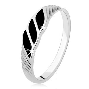 Stříbrný prsten 925, tři černé onyxové vlnky, šikmé rýhy - Velikost: 53
