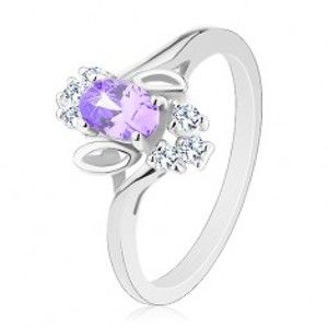 Třpytivý prsten, světle fialový oválný zirkon, lístečky, čiré zirkonky R30.28