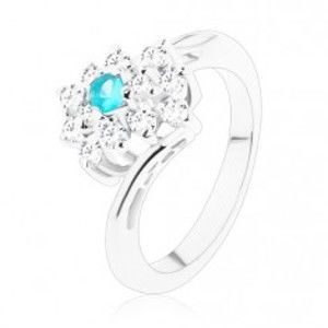 Třpytivý prsten ve stříbrném odstínu, obdélník v čiré a světle modré barvě V06.16
