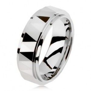 Wolframový broušený prsten stříbrné barvy, trojúhelníky, vyvýšený středový pás AB33.12