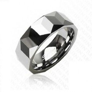 Wolframový prsten stříbrné barvy, geometricky broušený povrch, 8 mm AB37.12