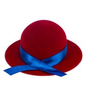 Sametová krabička na prsten nebo náušnice - červený klobouk Y57.10