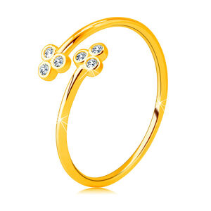 Zlatý 375 prsten s úzkými rameny - dva trojlístky s čirými kulatými zirkony - Velikost: 49