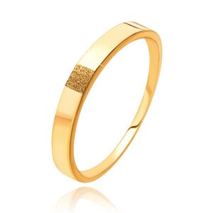 Zlatý prsten 585 - obdélník se strukturovaným povrchem, hladká ramena - Velikost: 56